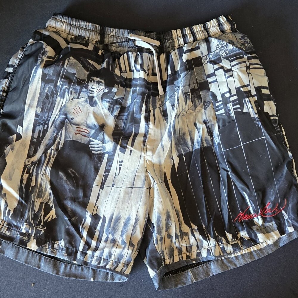 Bruce Lee Shoe Palace Shorts Mens Med Activewear Allover Print Lined
